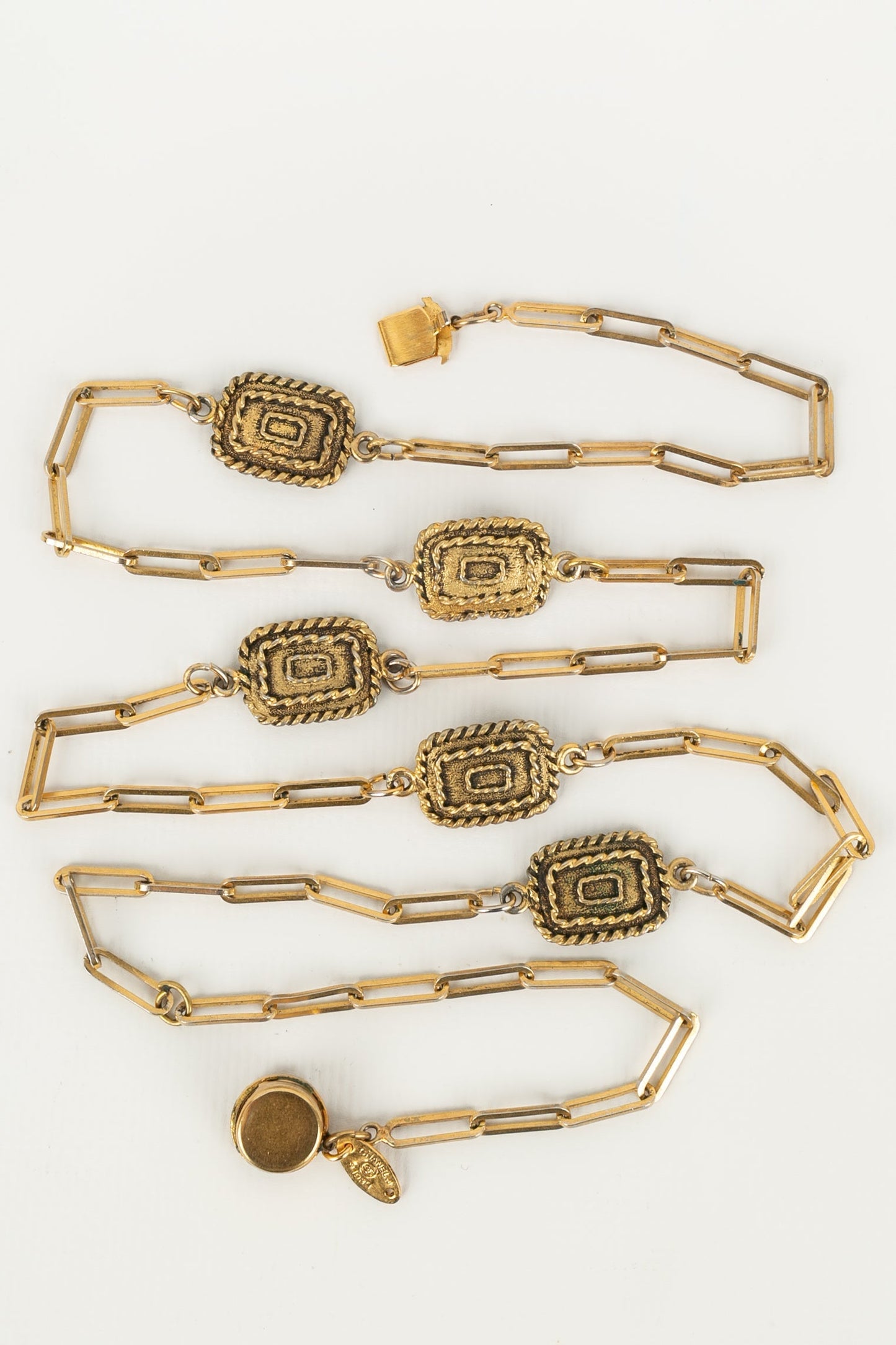 Collier doré Chanel 1984