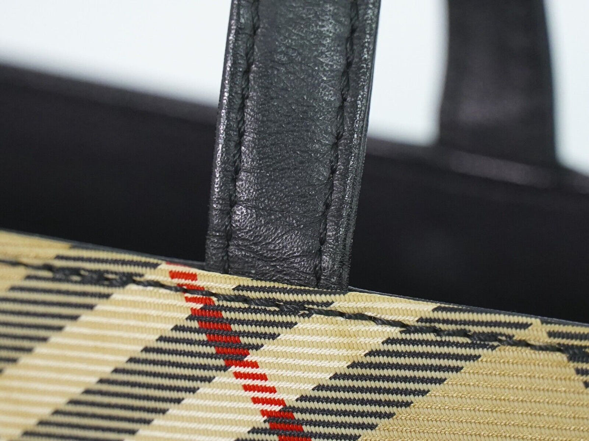 BURBERRY Handbag