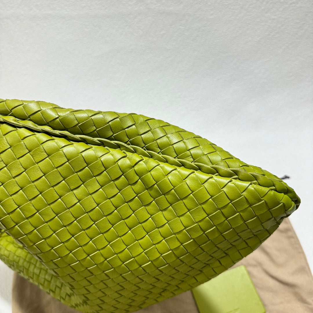 Bottega Veneta Hobo Bag Large Leather Mela Green 47cm