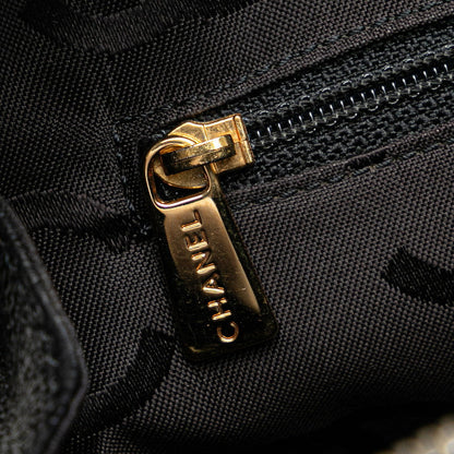 Chanel Chevron Caviar Chain Shoulder Bag Leather Shoulder Bag in Good condition