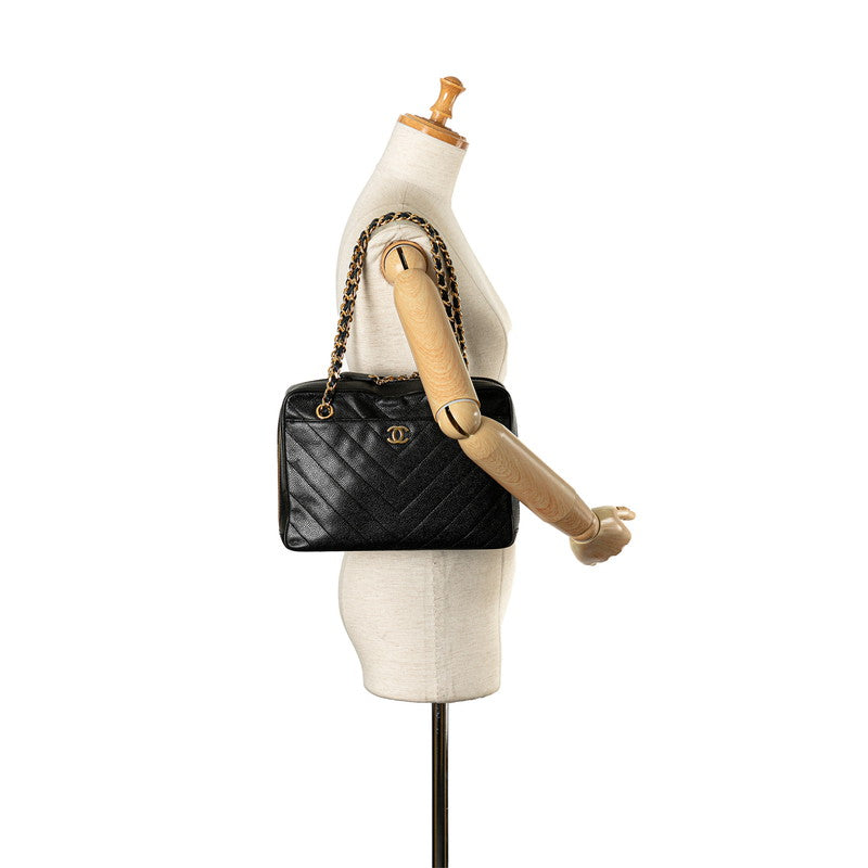 Chanel Chevron Caviar Chain Shoulder Bag Leather Shoulder Bag in Good condition