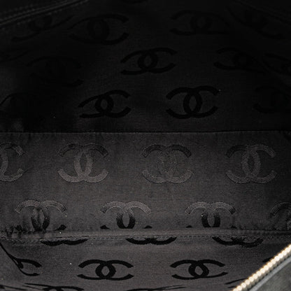 Chanel Chevron Caviar Chain Shoulder Bag Leather Shoulder Bag in Good condition
