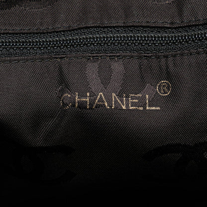 Chanel Chevron Caviar Chain Shoulder Bag Leather Shoulder Bag in Good condition