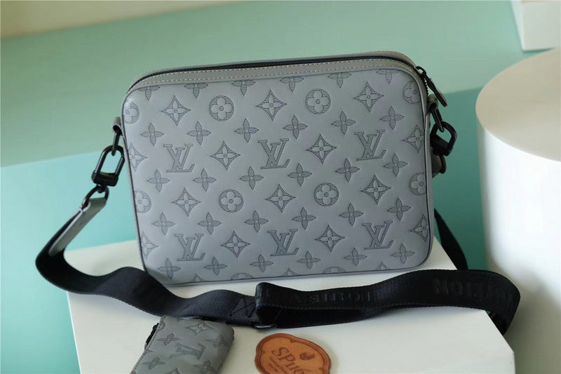 Franco Shops - Louis Vuittons  - 10046