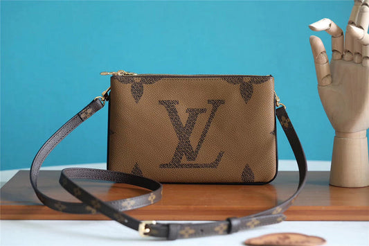 The Franco Shops - Louis Vuittons  - 7803