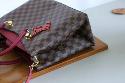 The Franco Shops - Louis Vuittons  - 7816