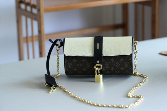 The Franco Shops - Louis Vuittons  - 7979