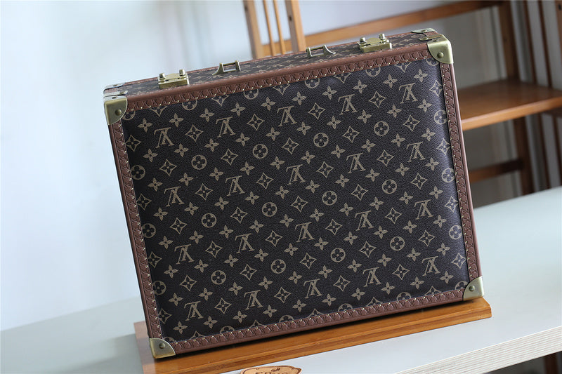 Franco Shops - Louis Vuittons  - 9520