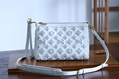 Franco Shops - Louis Vuittons  - 10420