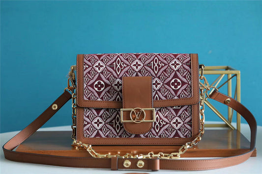 The Franco Shops - Louis Vuittons  - 7682
