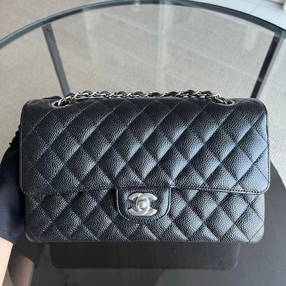 *Un* Medium Double Flap 25CM Quilted Grained Calfskin Black Silver Hardware Series 23
