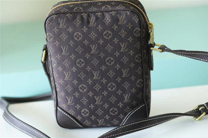 Franco Shops - Louis Vuittons  - 9904