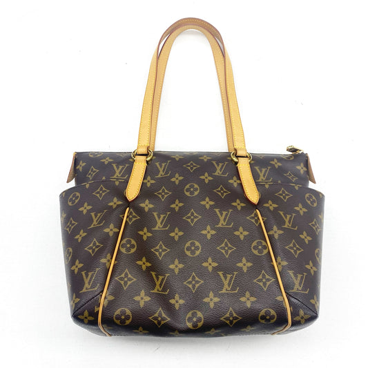 Handbag Luxury Designer By Louis Vuitton  Size: Medium