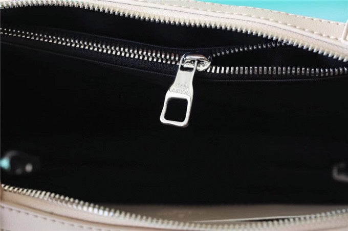 Franco Shops - Louis Vuittons  - 10258