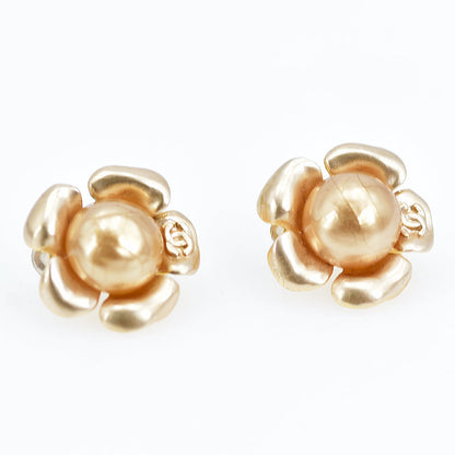 Chanel Faux Pearl Flower Earrings Plastic Earrings in Fair condition
