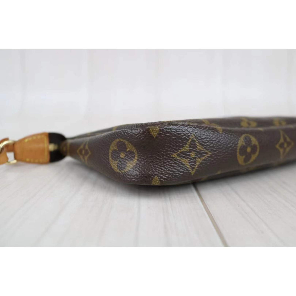 Rank AB ｜     LV Monogram Pochette Accessoires    ｜012609