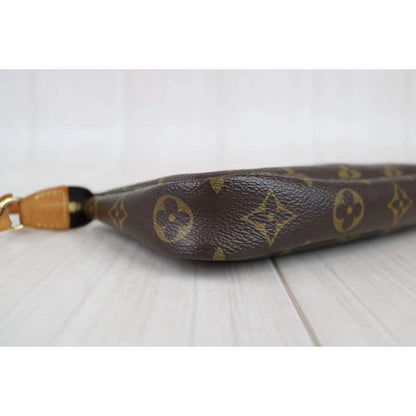 Rank AB ｜     LV Monogram Pochette Accessoires    ｜012609