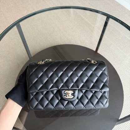 Chanel Classic Flap Medium - Special Valentine Edition 25CM Quilted Lambskin Black Gold Hardware Series 19