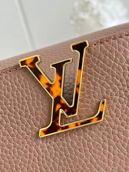 The Franco Shops - Louis Vuittons  - 12015