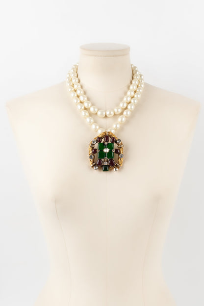Collier en pâte de verre Chanel