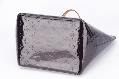 LOUIS VUITTON BELLEVUE TOTE BAG (FL0110), PM SIZE, AMARANTE MONOGRAM VERNIS, WITH DUST COVER