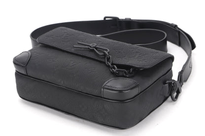 LOUIS VUITTON M23742 STEAMER MESSENGER BLACK TAURILLION MONOGRAM EMBOSSED LEATHER, WITH STRAP, DUST COVER & BOX