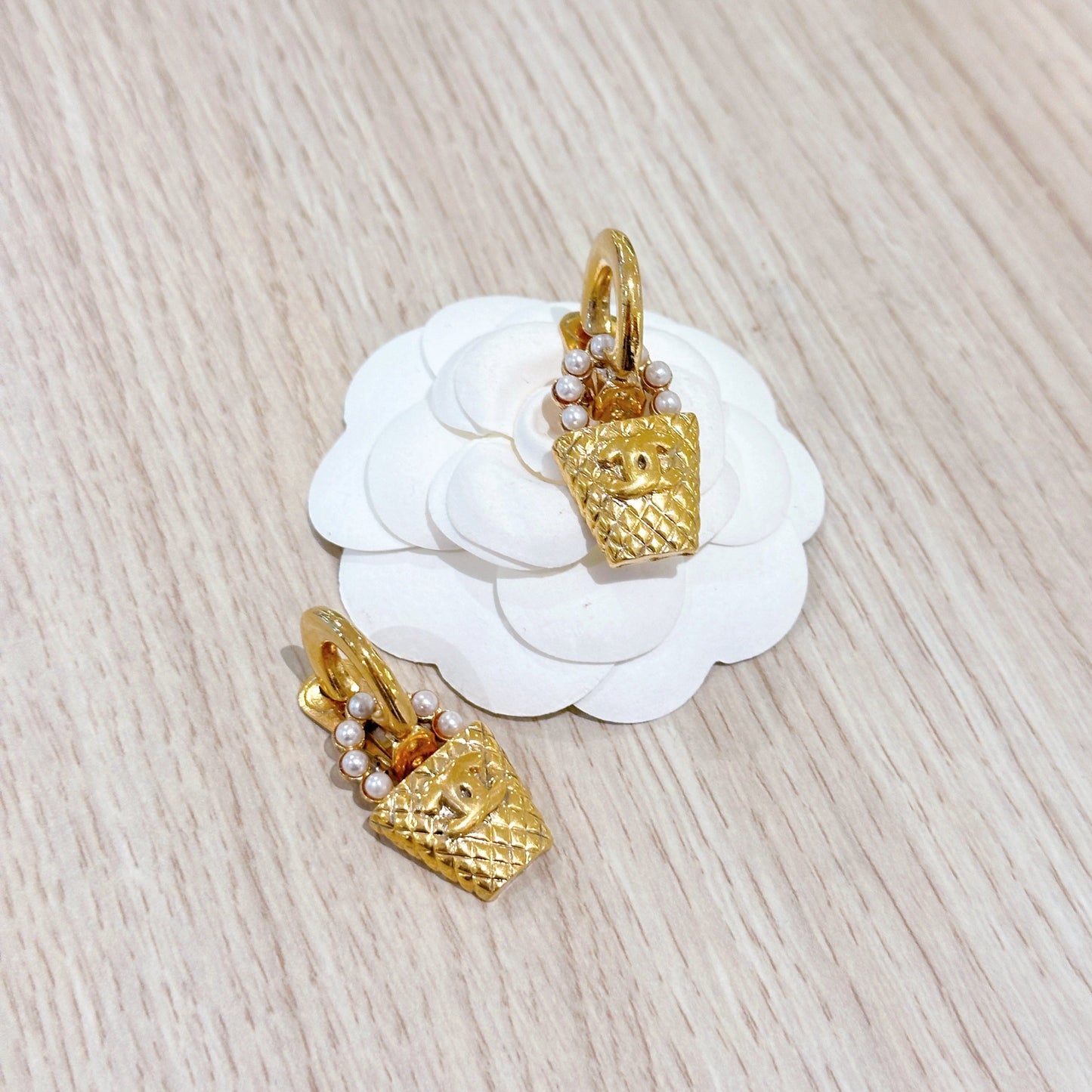 Chanel vintage earring