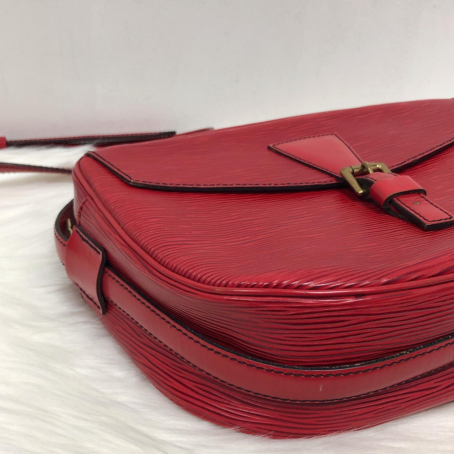 Louis-Vuitton Epi Rare Red Jeune Fille MM