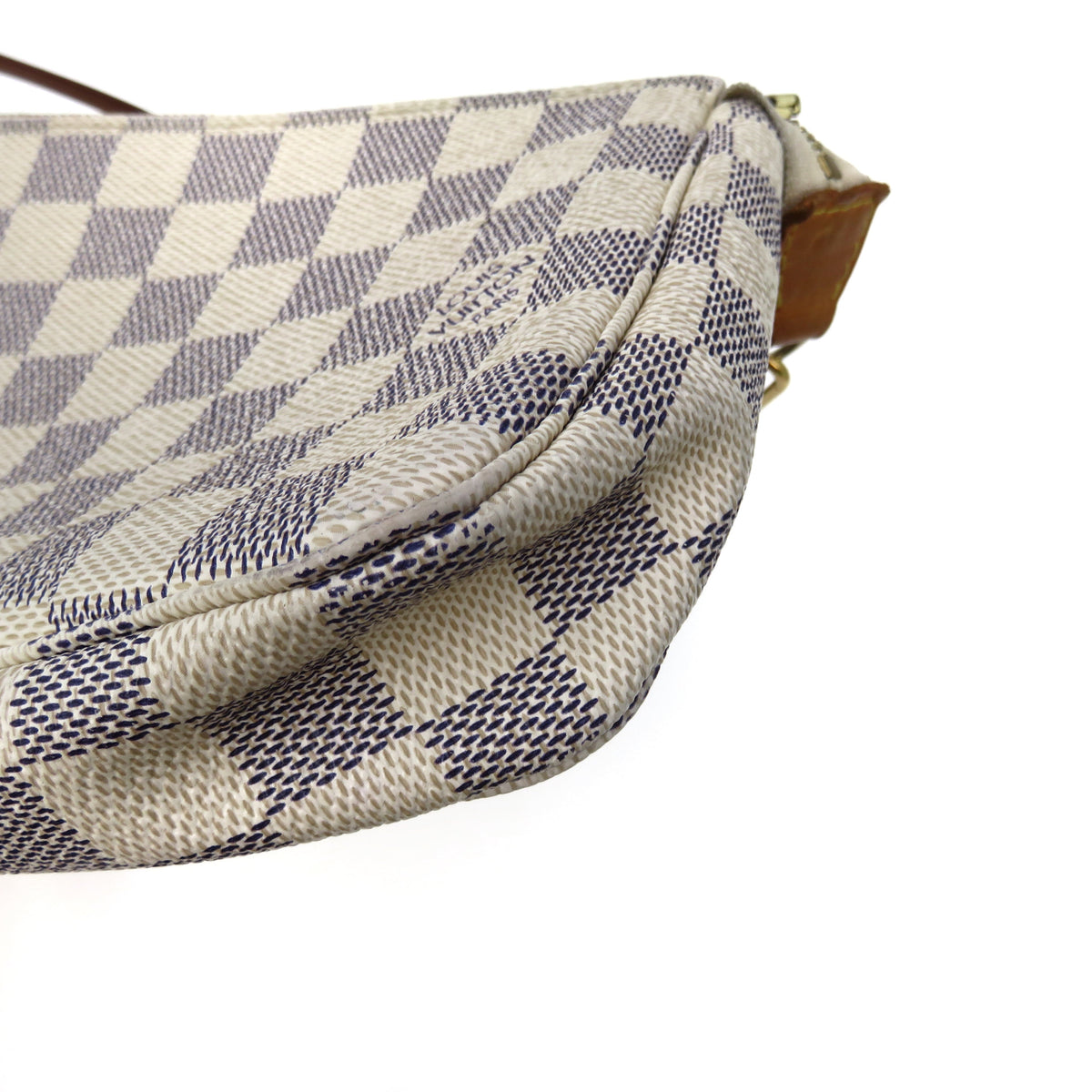 Louis-Vuitton Pochette in Damier Azur