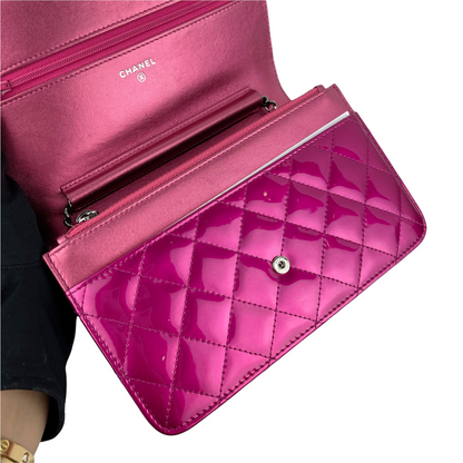 Boy Wallet on Chain Patent Magenta SHW