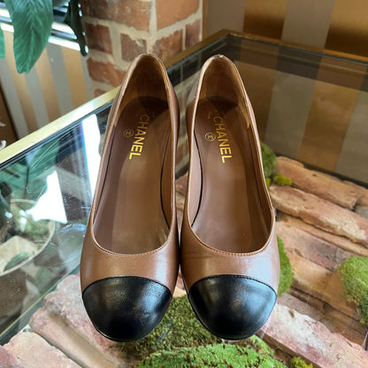 CHANEL Brown Black Cap Toe Leather Wedges SZ 37.5