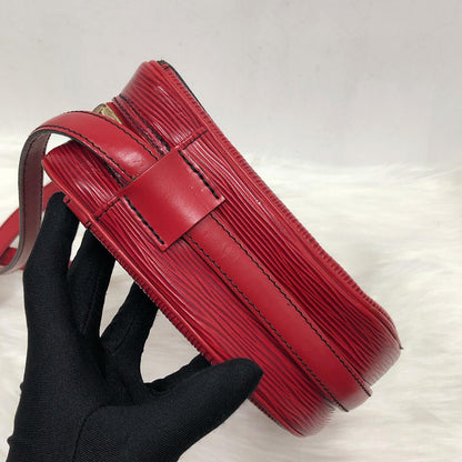 Louis-Vuitton Epi Rare Red Jeune Fille MM