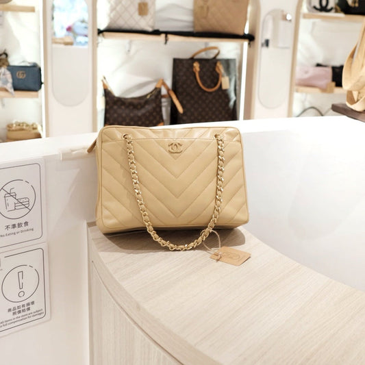 Chanel vintage v shape tote bag