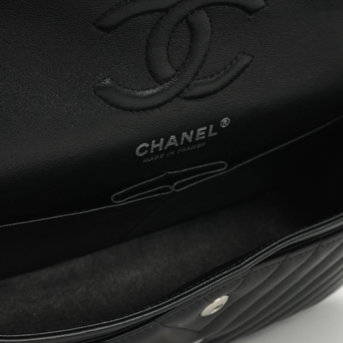 Chanel - Small Classic Flap - Black Quilted Chevron Lambskin SHW - 2020 -