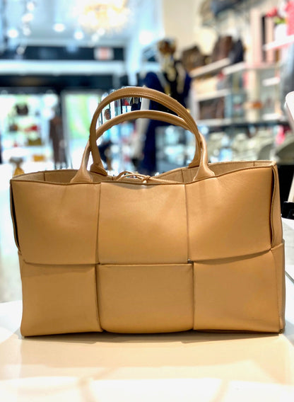 BOTTEGA VENETA MEDIUM ACRO TOTE BAG