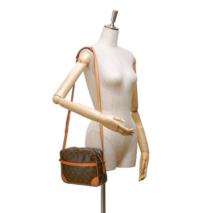 Louis-Vuitton Monogram Trocadero 27 Crossbody