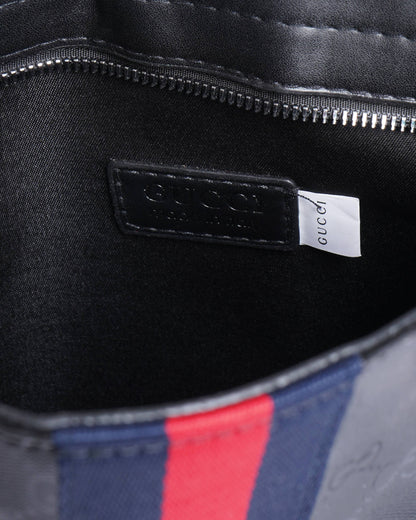 Gucci gg classic medium messenger bag