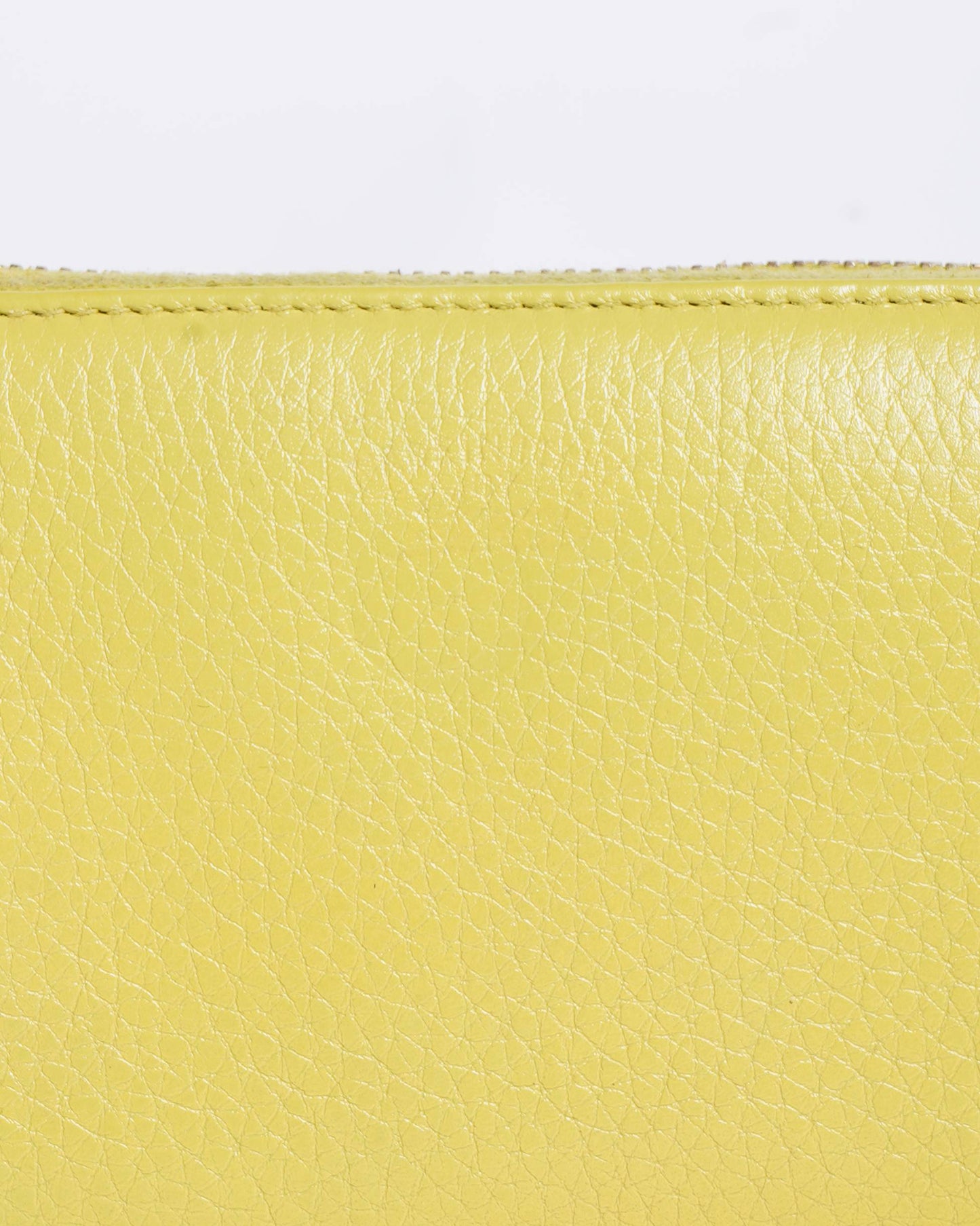Gucci Leather Zippy Wallet in Yellow