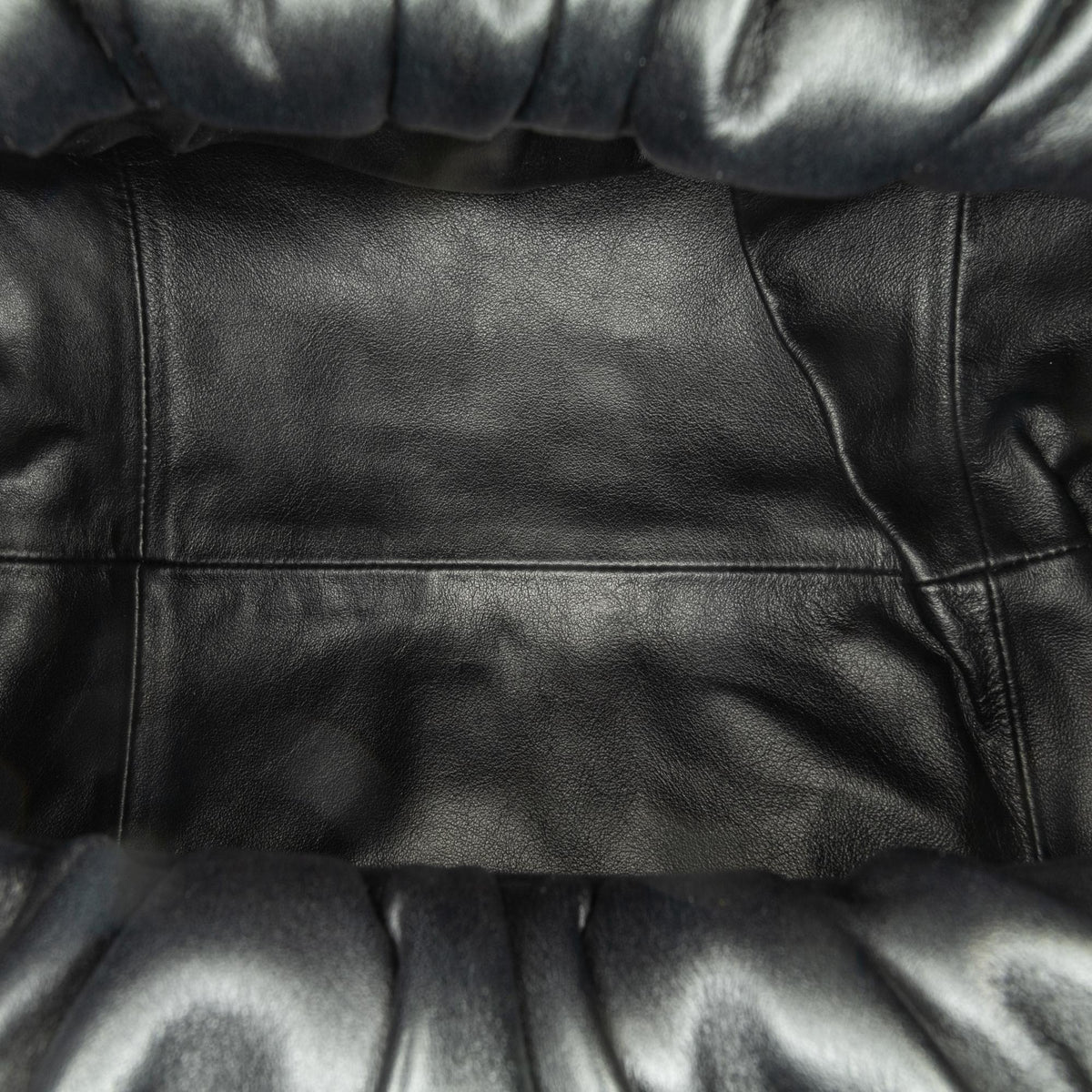 Luxury Bottega Veneta Lambskin The Shoulder Pouch (SHG-J0ldgd)