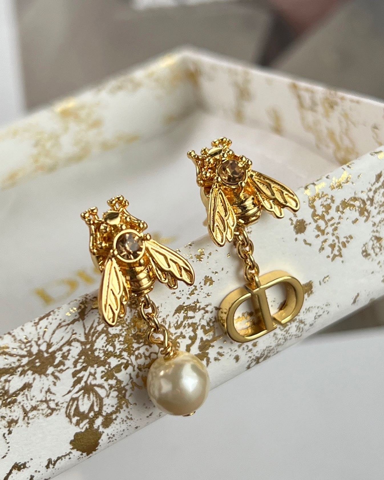 JW665 D-BEE Earrings