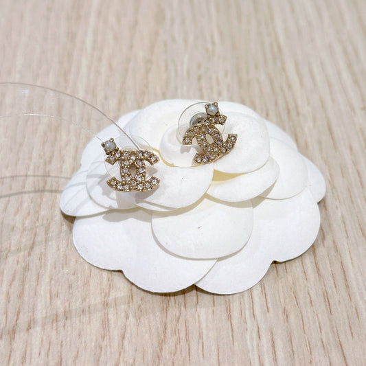 Chanel vintage earring