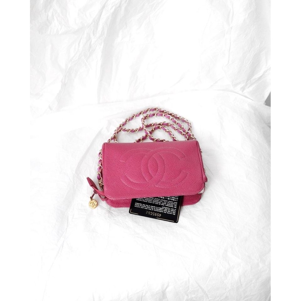 Chanel vintage mini caviar pouch +chain