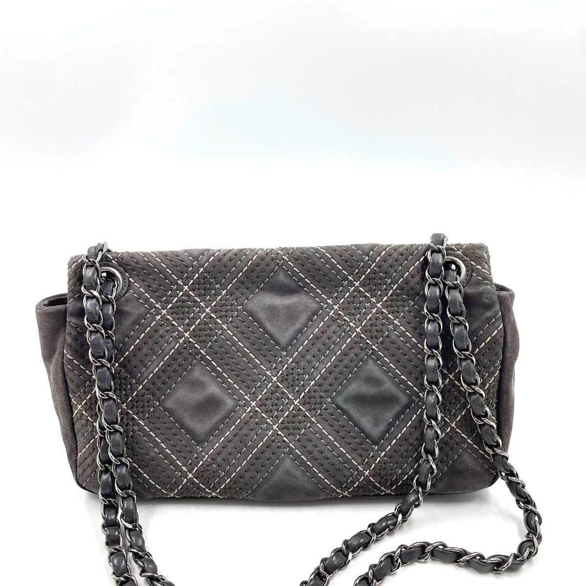 Chanel Paris-Edinburgh Saltire 2013 Seude Stitched Single Flap Medium in Grey
