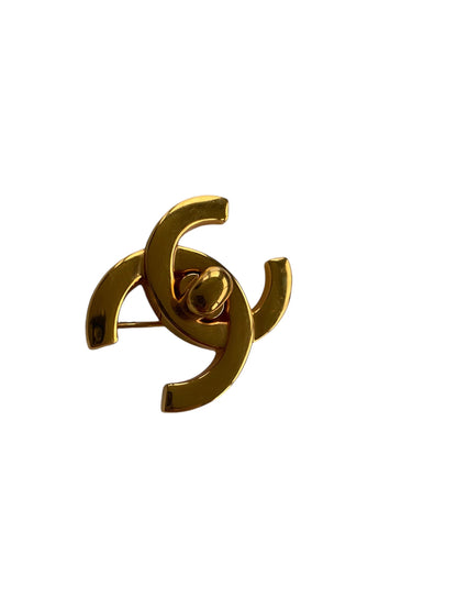 Chanel Gold metal Brooch