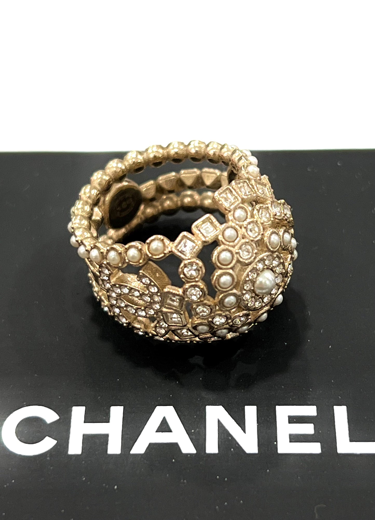 CHANEL CAMELLIA CRYSTAL PEARL RING