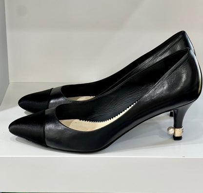 CHANEL CC CAP TOE PEARL EMBELLISHED HEEL PUMPS