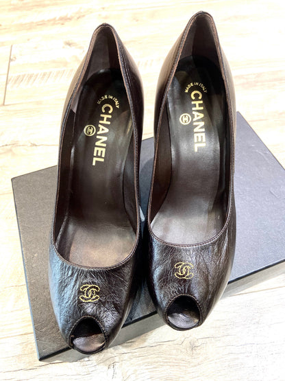 CHANEL CC CALFSKIN LEATHER PEEP TOE PUMPS