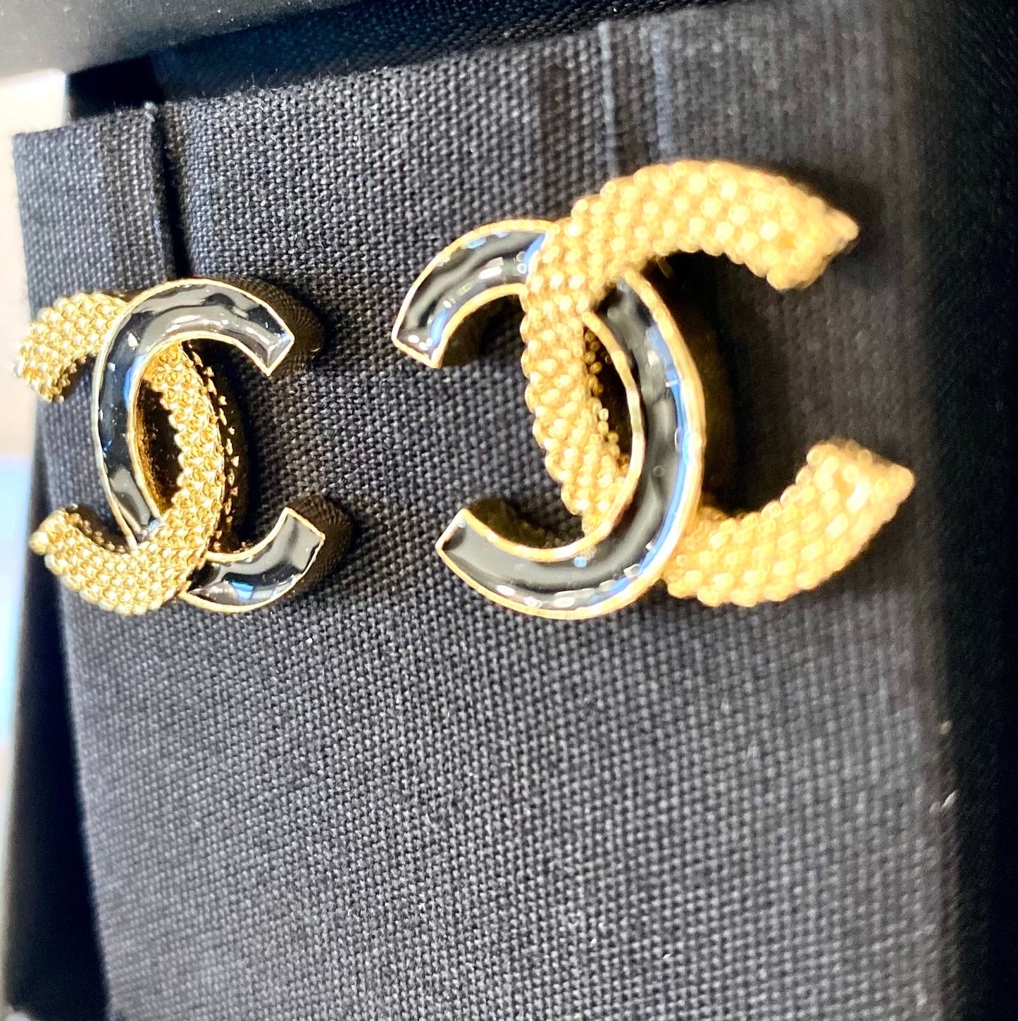 CHANEL CC STUD EARRINGS
