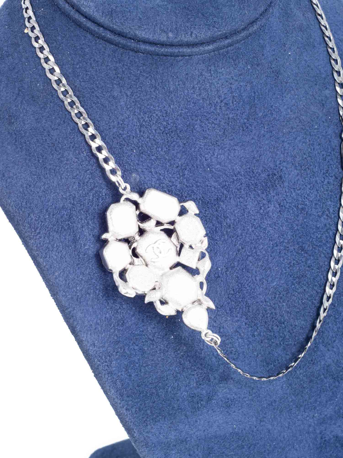 Chanel Gripoix Cabochon Silver Pearl Necklace White Black