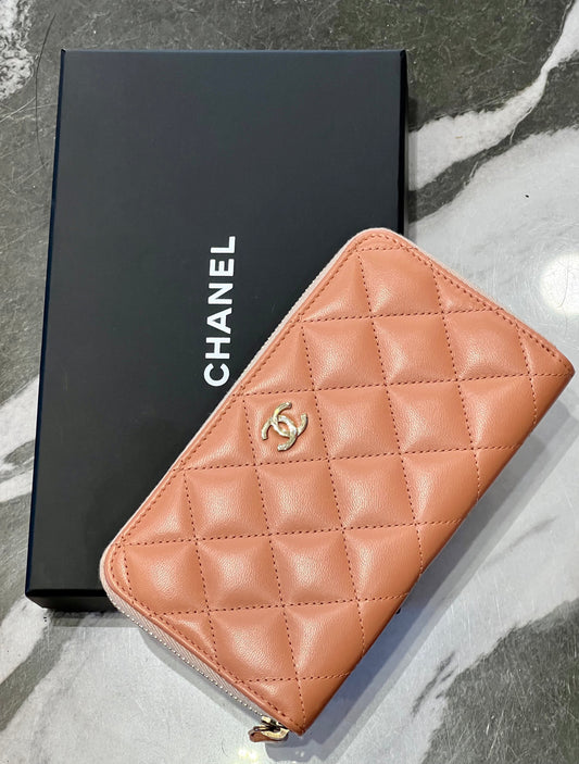 CHANEL QUILTED LAMBSKIN ZIPPY WALLET